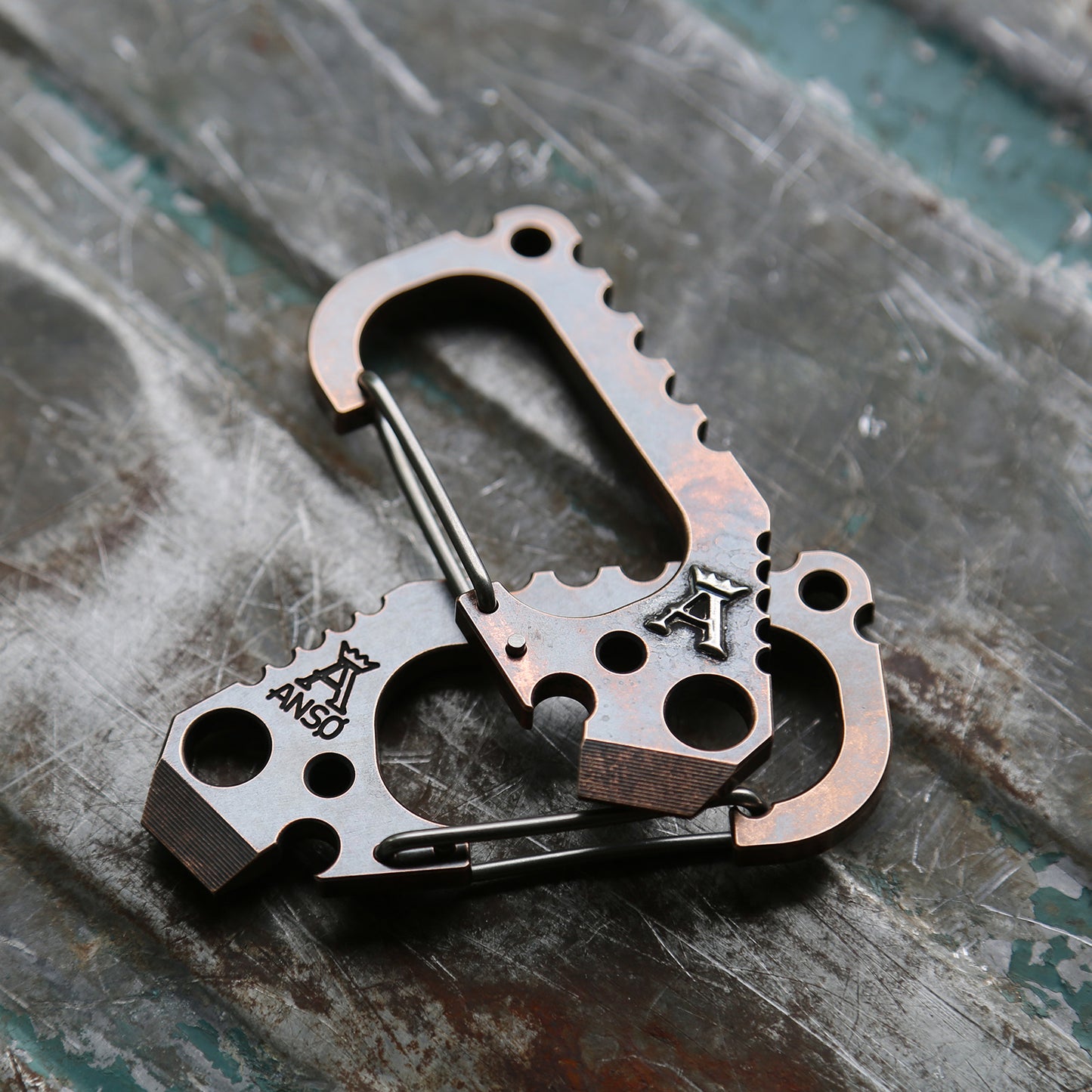 Carabiner V3 x Bronze x Royal