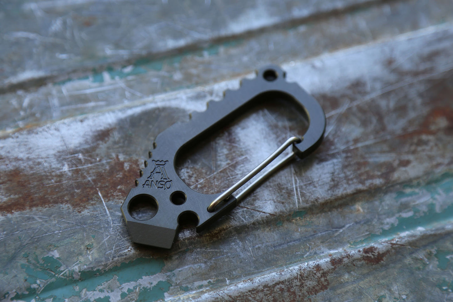 V3 Carabiner Zirconium