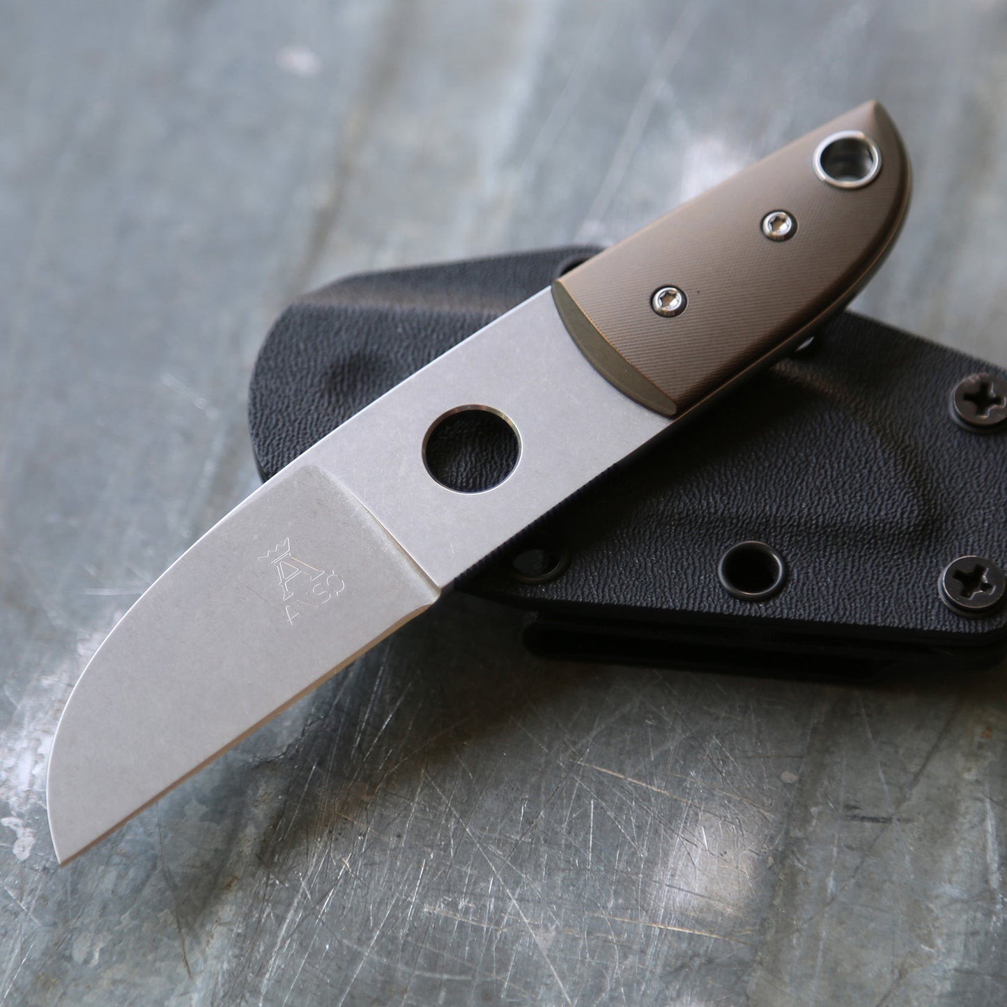 Anso Sheepsfoot x Titanium Amber