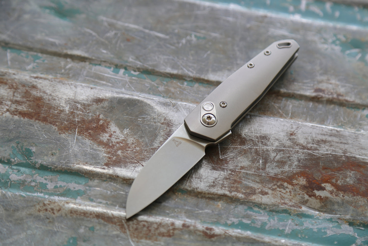 AROS - Titanium Grey