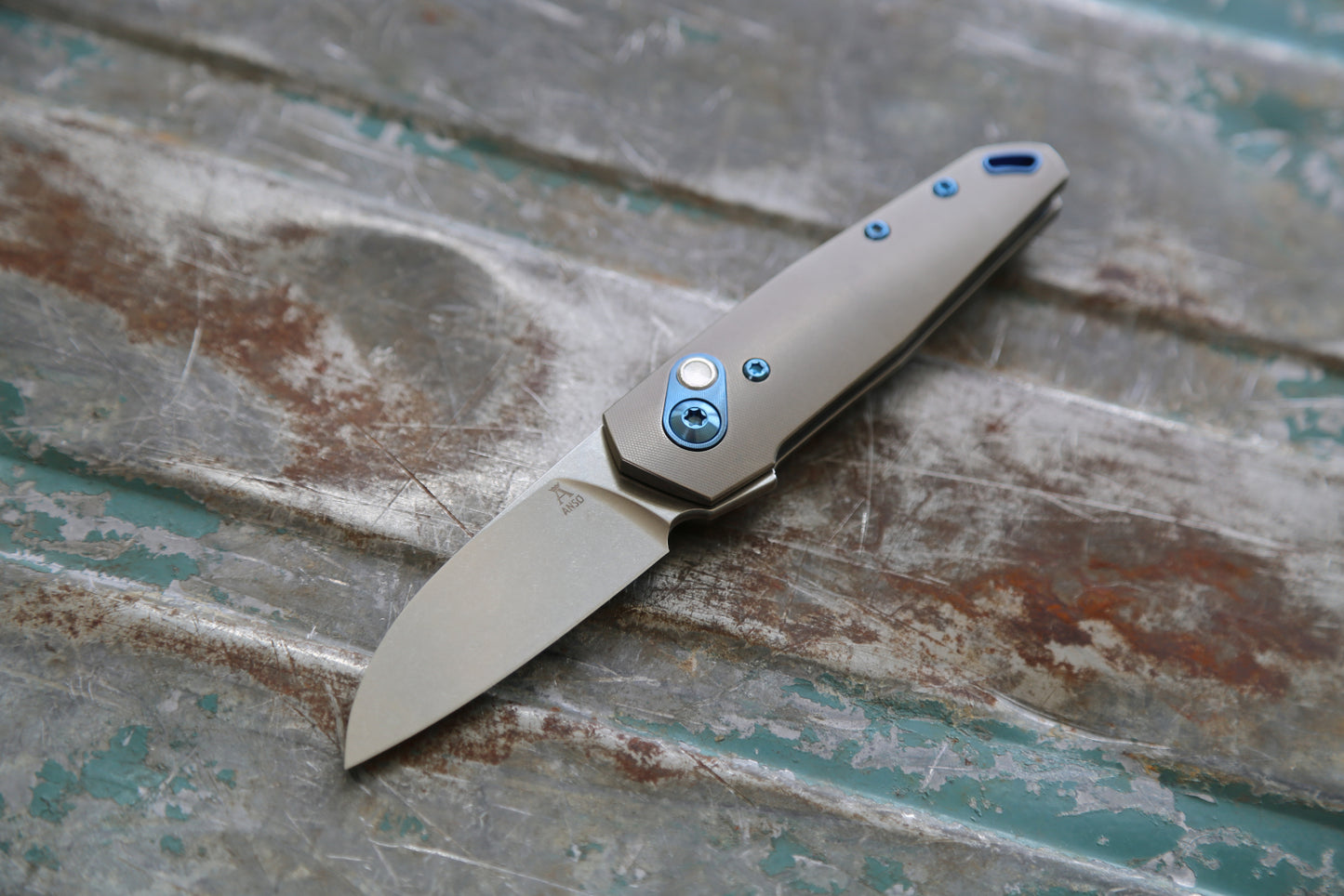 AROS - Titanium Grey