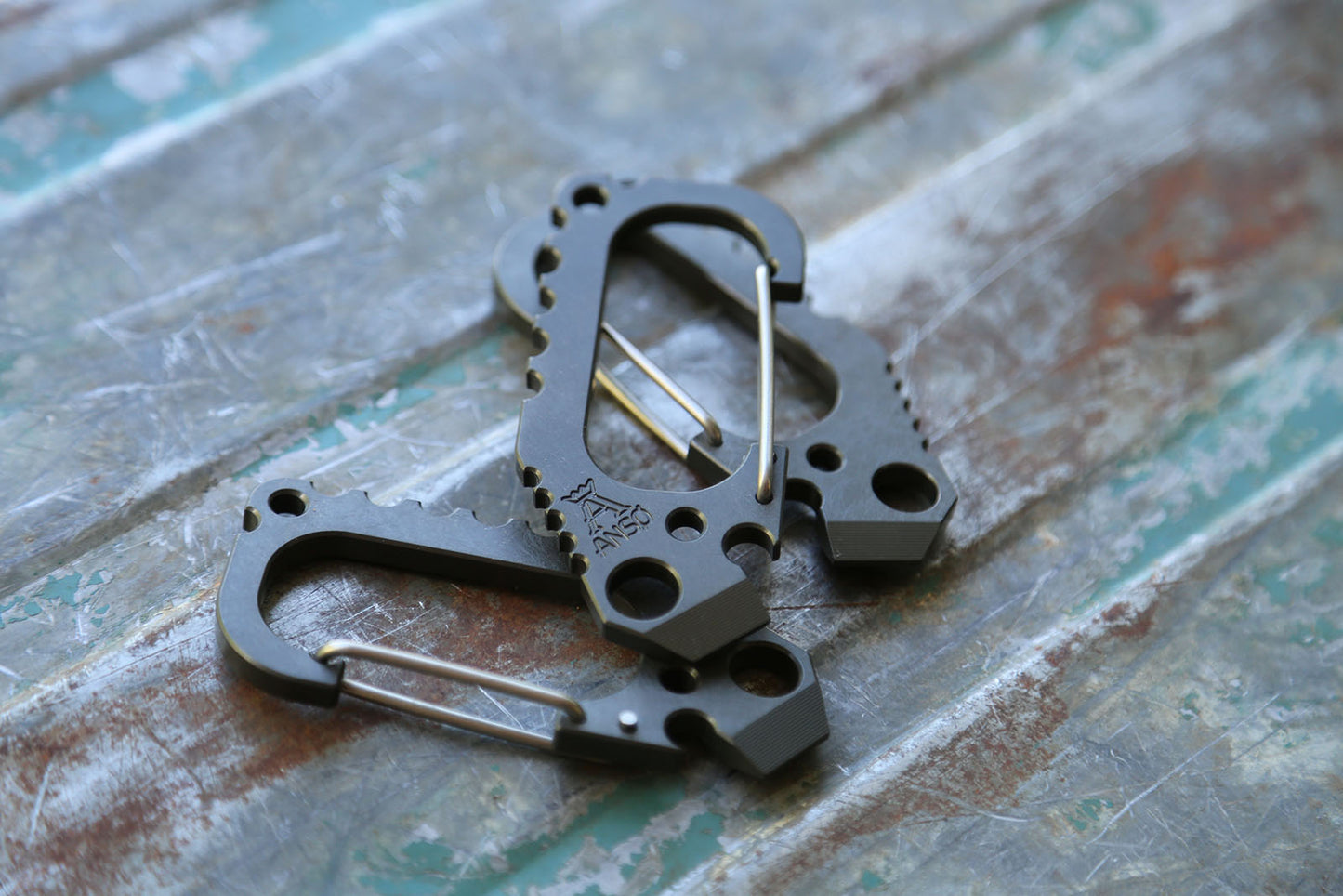 V3 Carabiner Zirconium