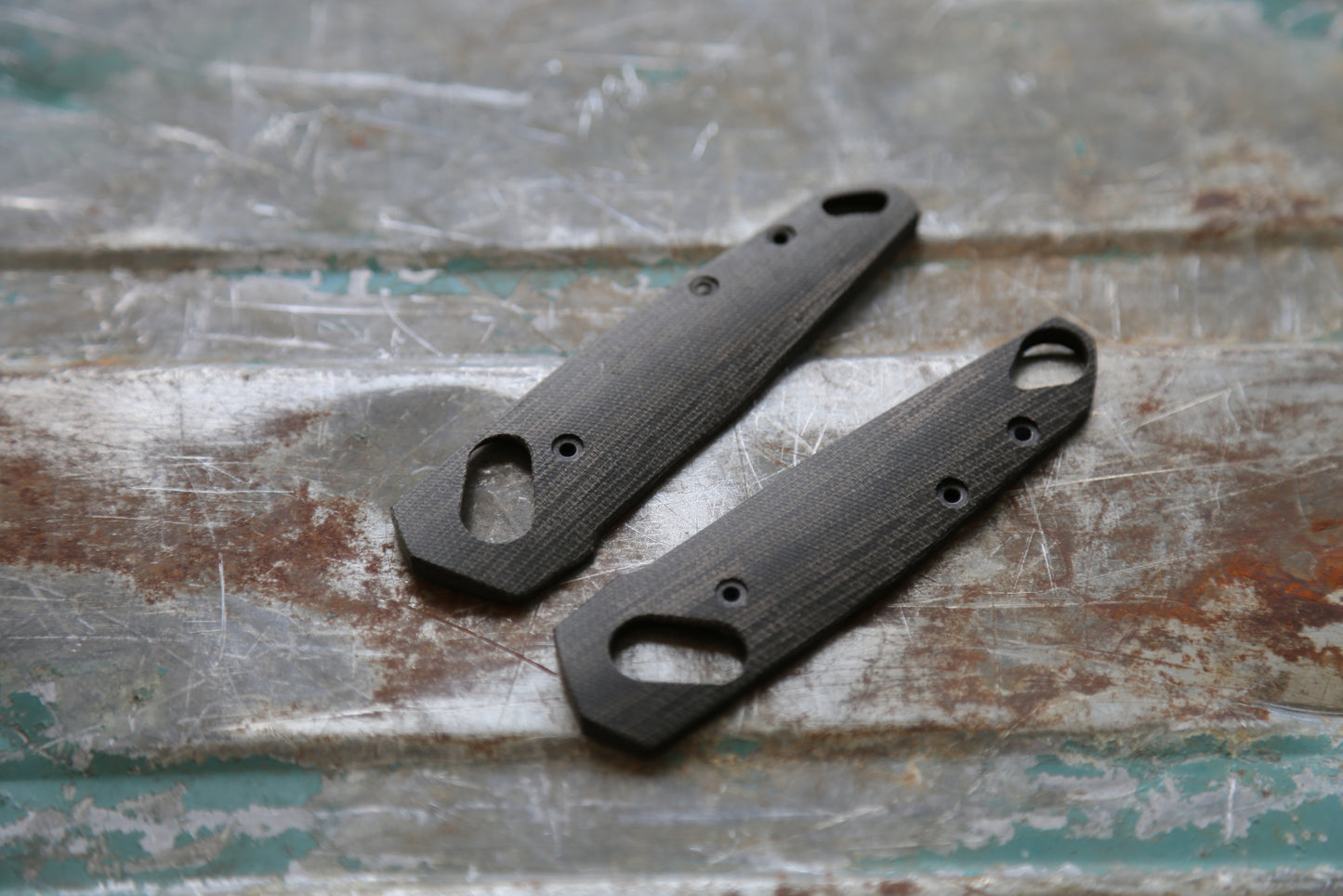AROS - Black Denim Scales