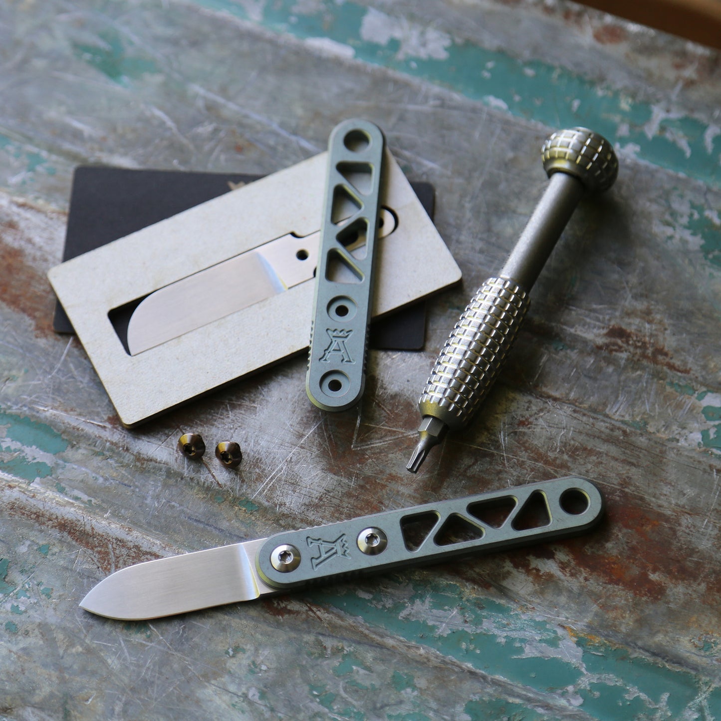 ASTRA ARA - Handle - Titanium