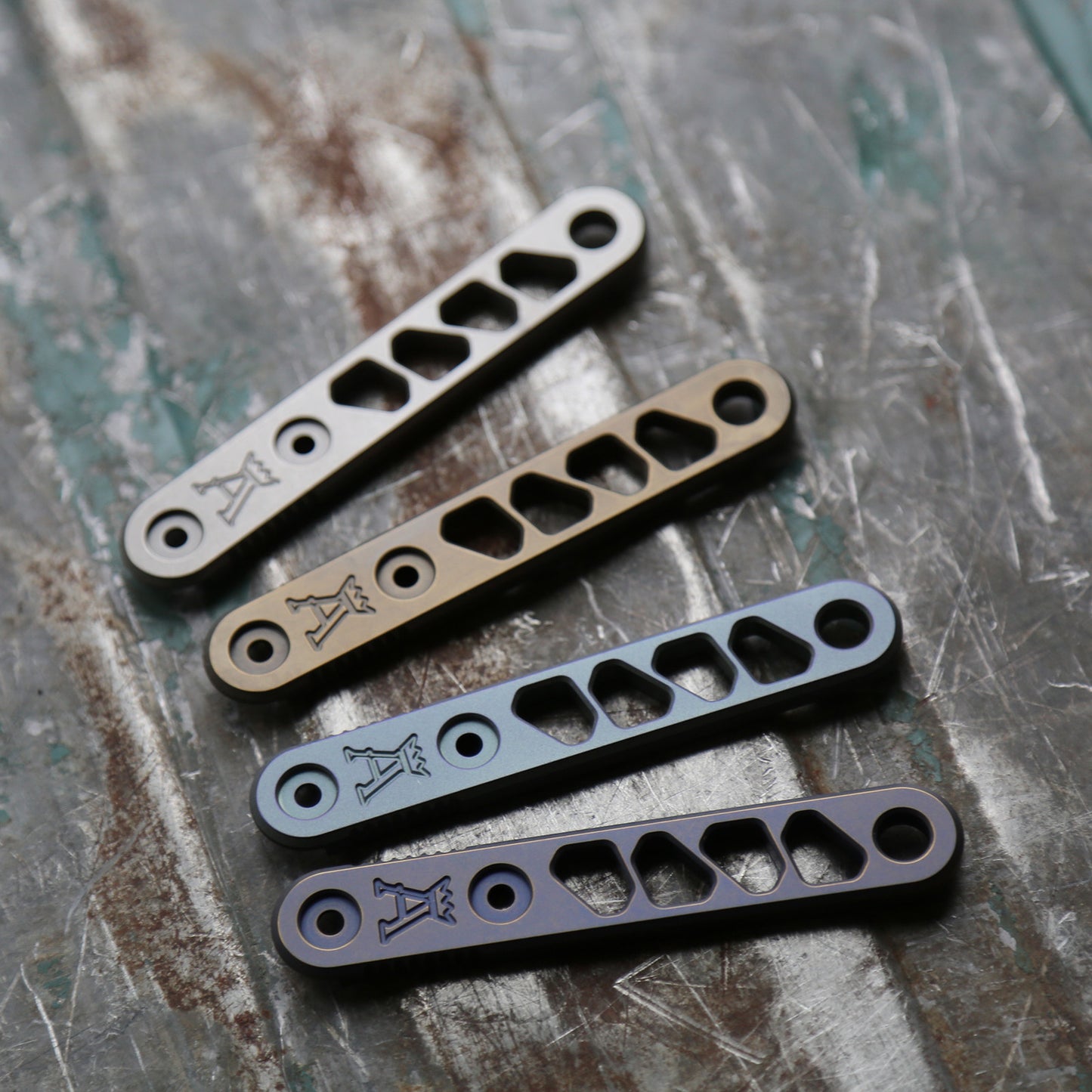 ASTRA NOVA - Handle - Titanium