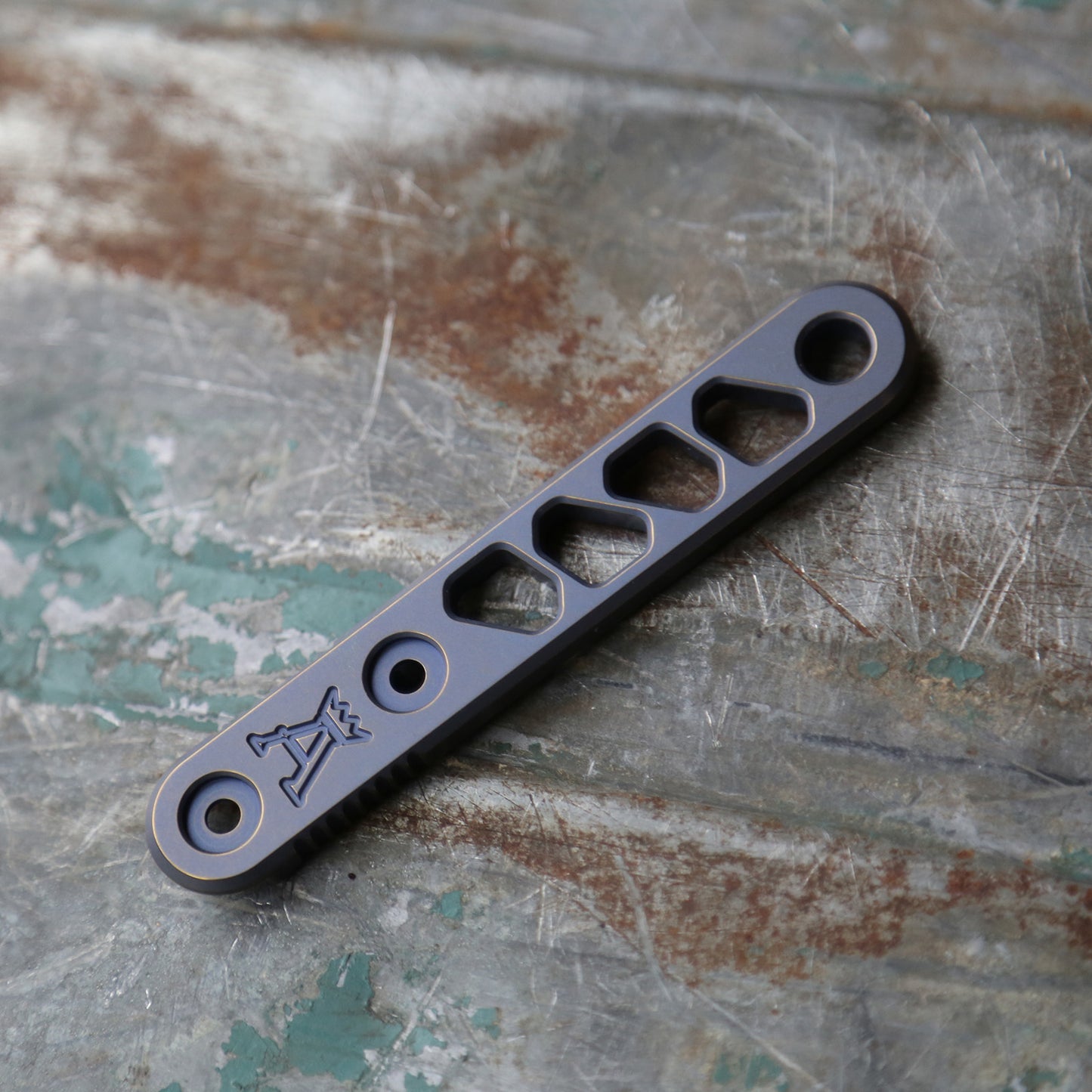 ASTRA NOVA - Handle - Titanium