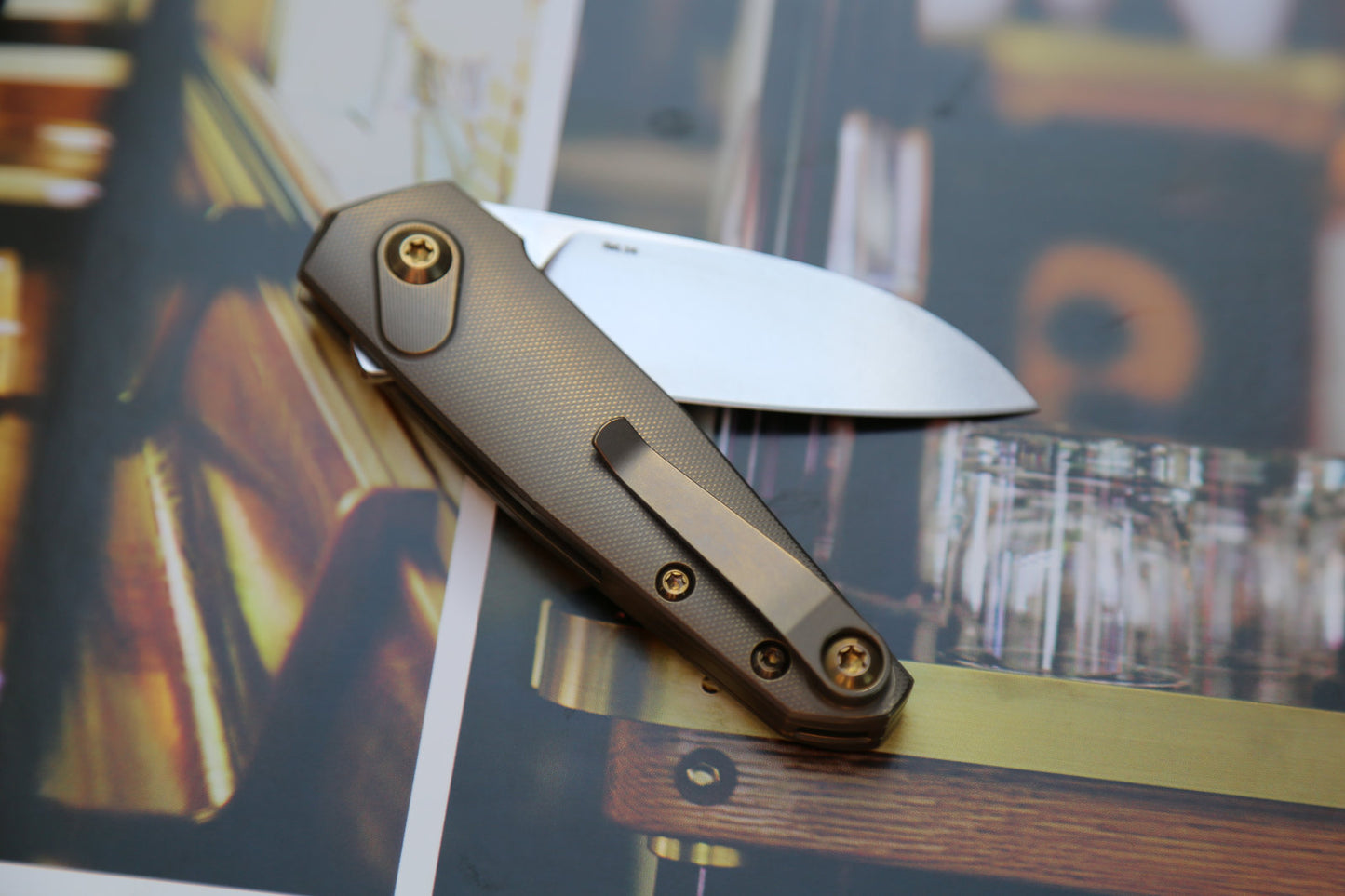 AROS 2.0 x Amber Titanium x Zirconium