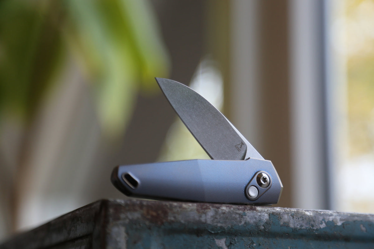 AROS 2.0 KOBOLT Titanium - Grey/Satin details