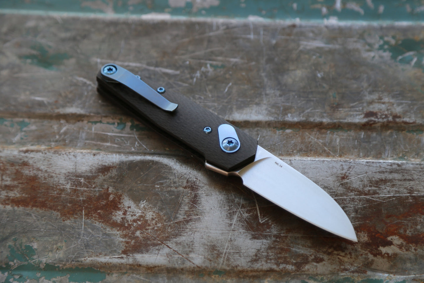 AROS x Carbon Fiber